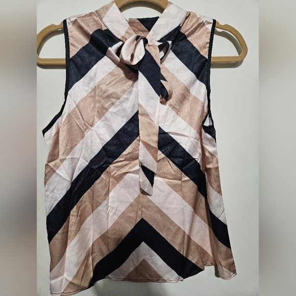 Shein Ladies Halter Top Blouse - Picture 4 of 4